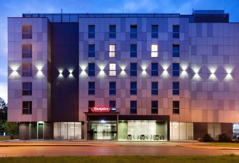 בית מלון כפרי Hampton By Hilton Krakow