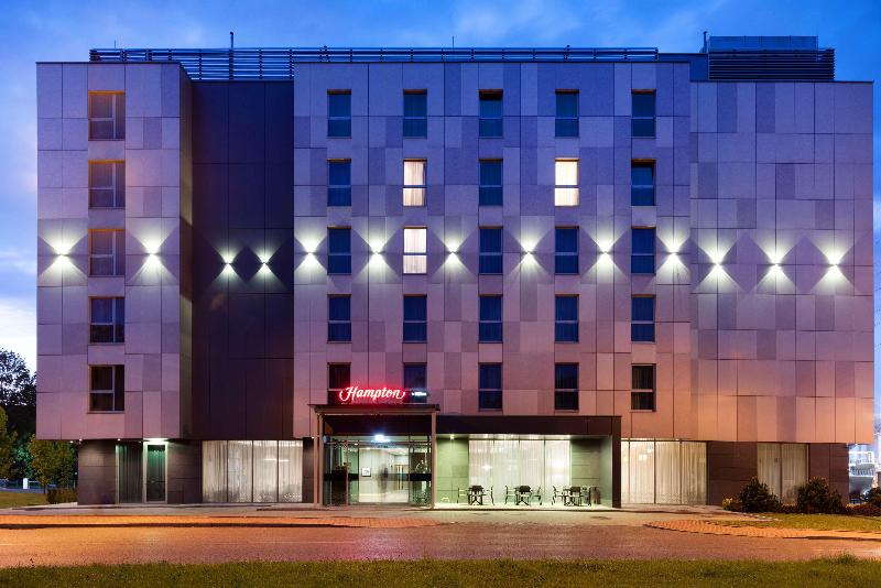 בית מלון כפרי Hampton By Hilton Krakow