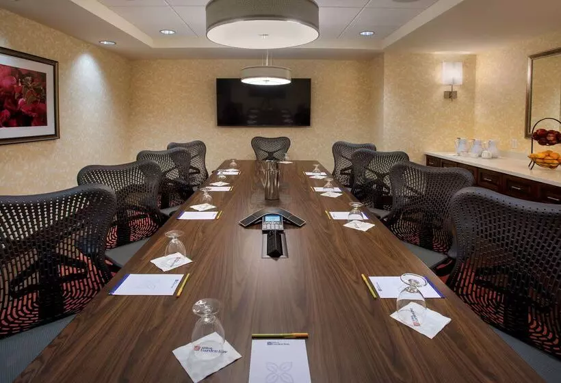 هتل Hilton Garden Inn Chicago Downtown Riverwalk