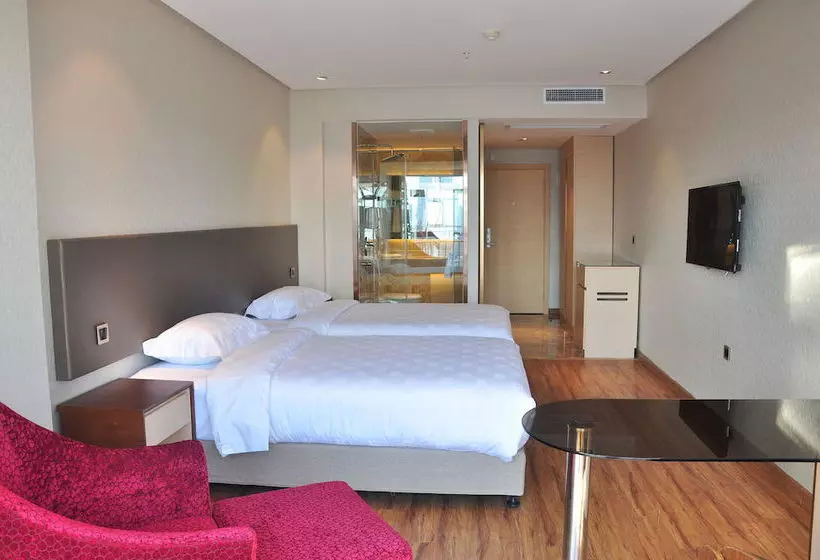 هتل Kingtown Hongkou