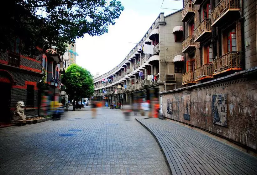 هتل Kingtown Hongkou