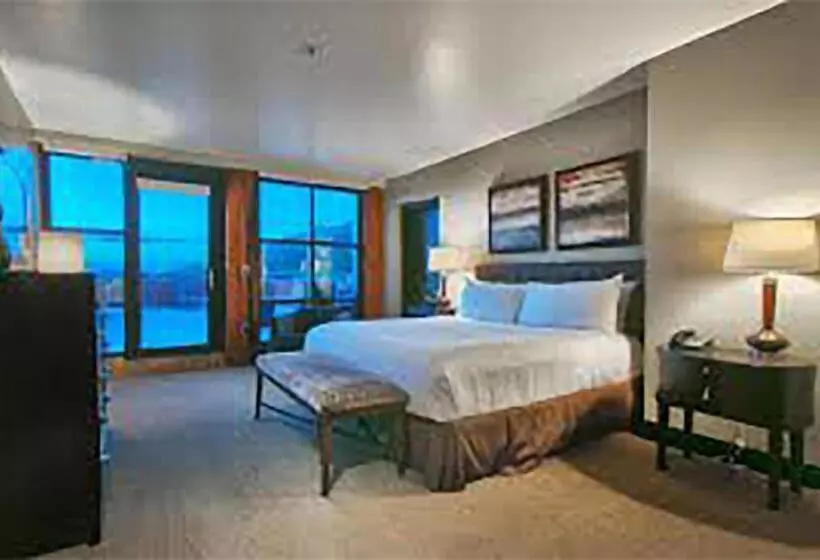 Otel Main & Sky By Exmar