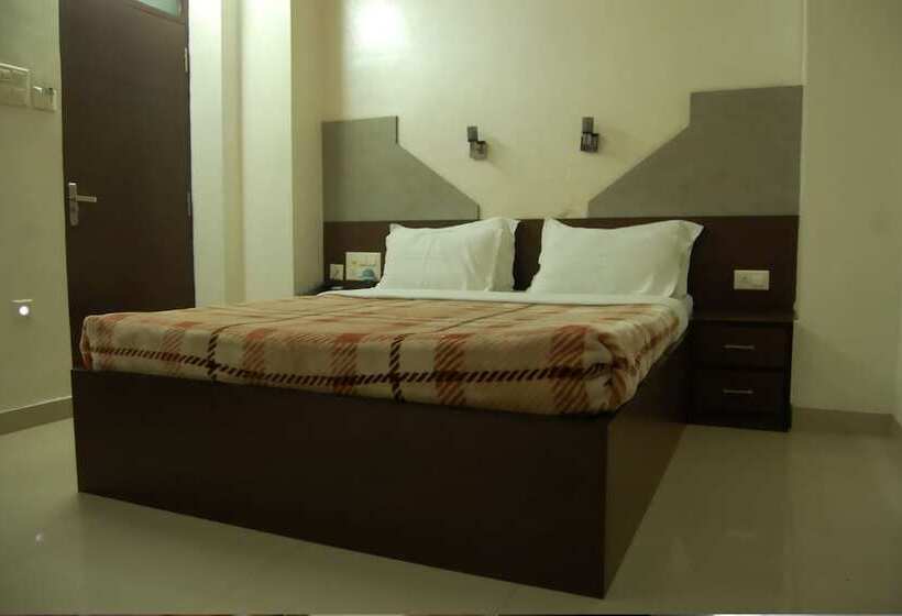 Отель Orchid Business Luxury