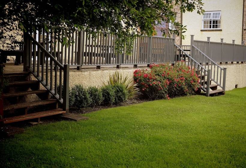 בית מלון כפרי Racket Hall Country House