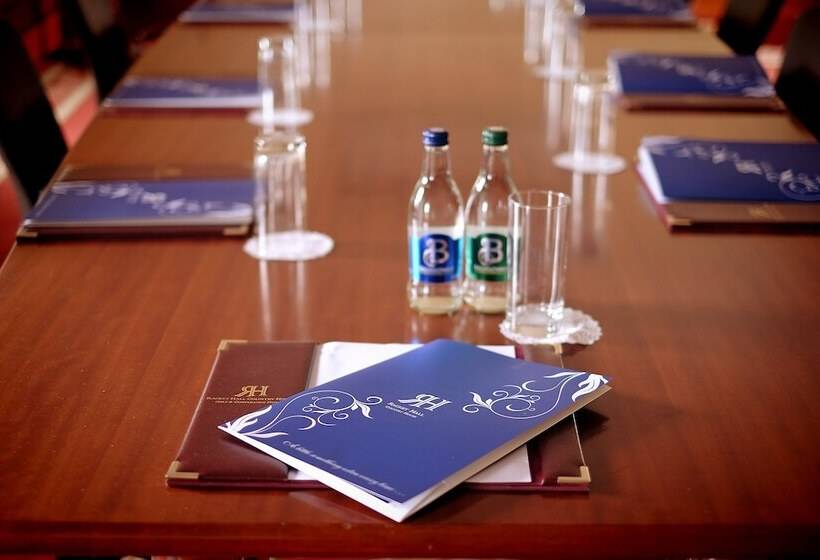 בית מלון כפרי Racket Hall Country House