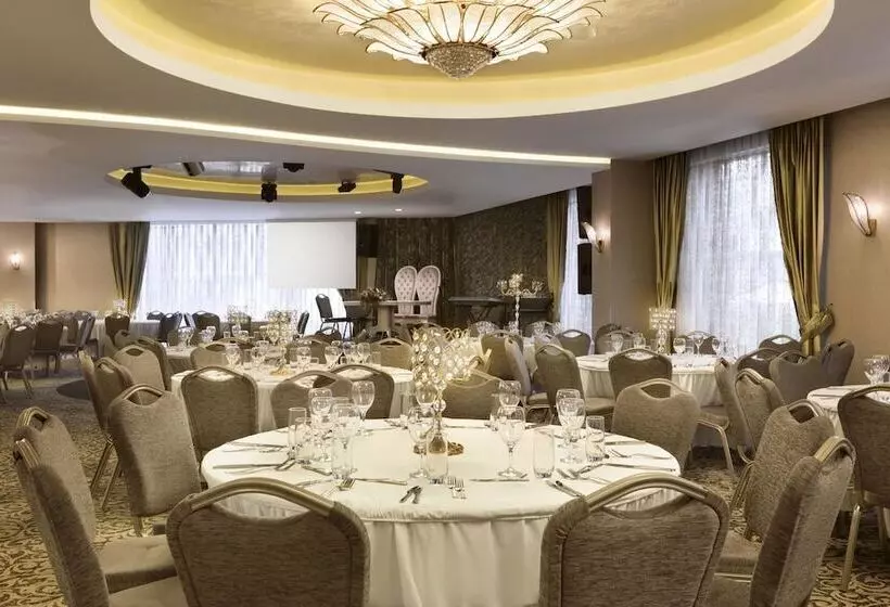 هتل Ramada By Wyndham Gemli̇k