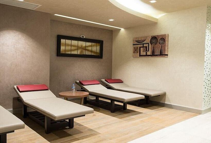 هتل Ramada By Wyndham Gemli̇k