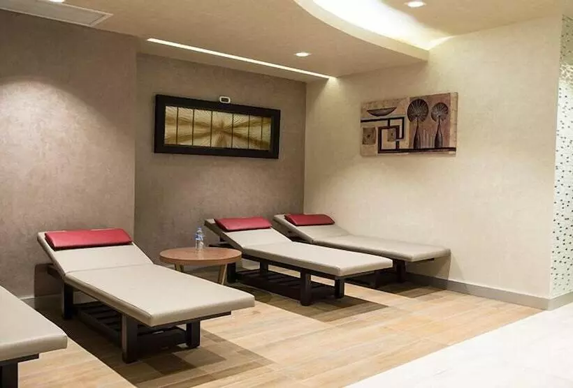 هتل Ramada By Wyndham Gemli̇k