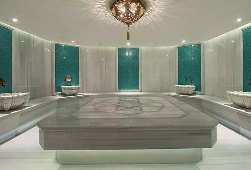 هتل Ramada By Wyndham Gemli̇k