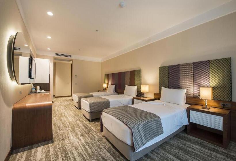 هتل Ramada By Wyndham Gemli̇k