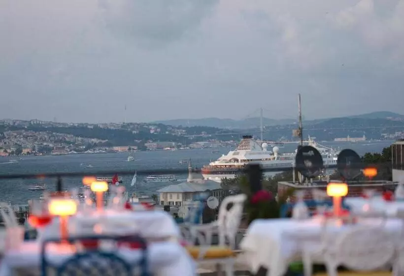 ホテル Raymond Blue