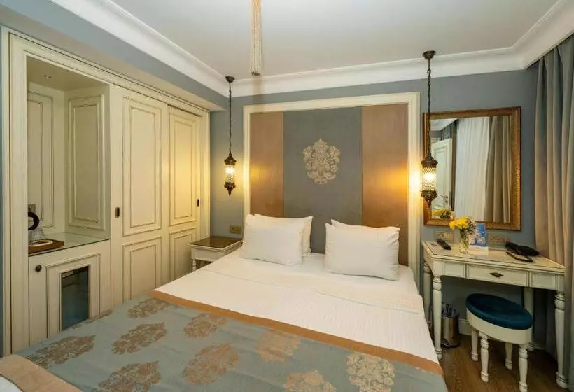 ホテル Raymond Blue