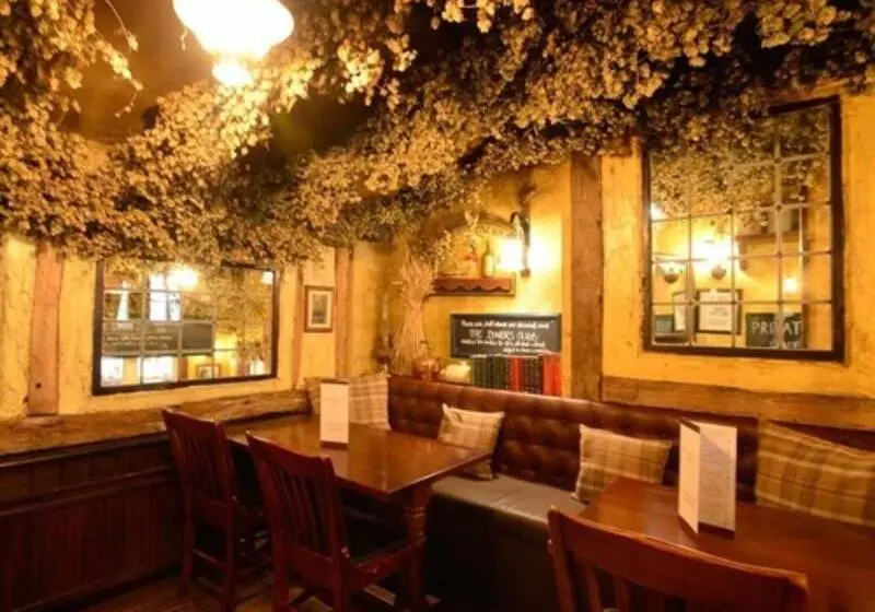 فندق The Black Horse Inn