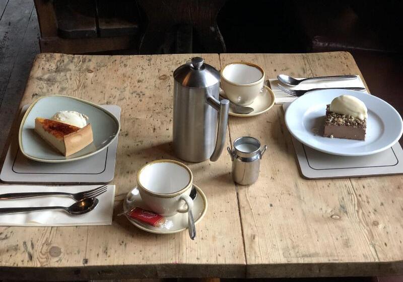 בית מלון כפרי The Black Horse Inn