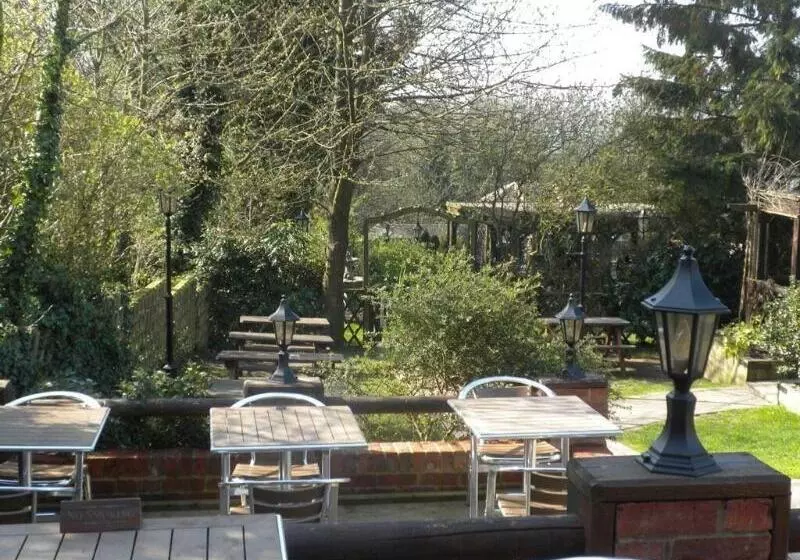 فندق The Black Horse Inn