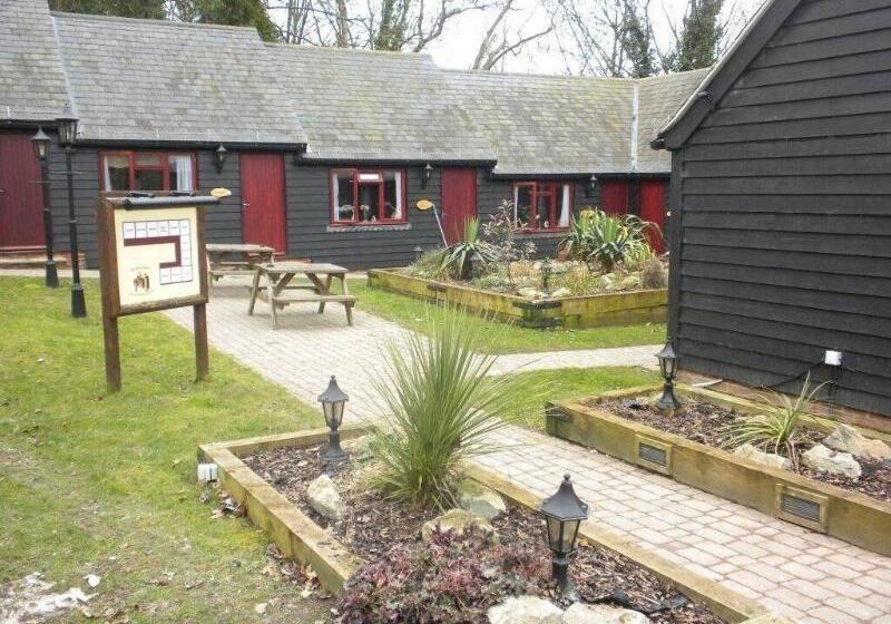 בית מלון כפרי The Black Horse Inn