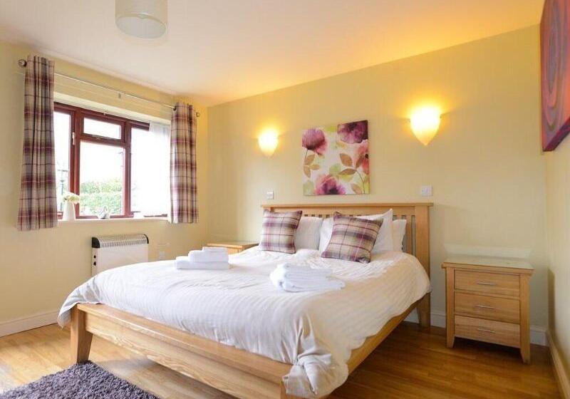 בית מלון כפרי The Black Horse Inn