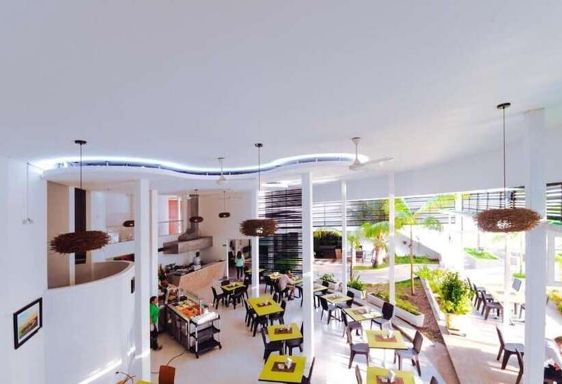 Отель Waira Suites