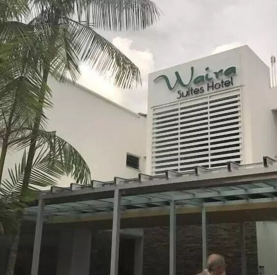 호텔 Waira Suites