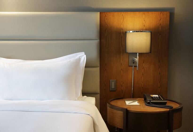 Makati Diamond Residences