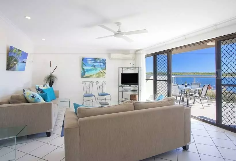 Noosa Shores Resort