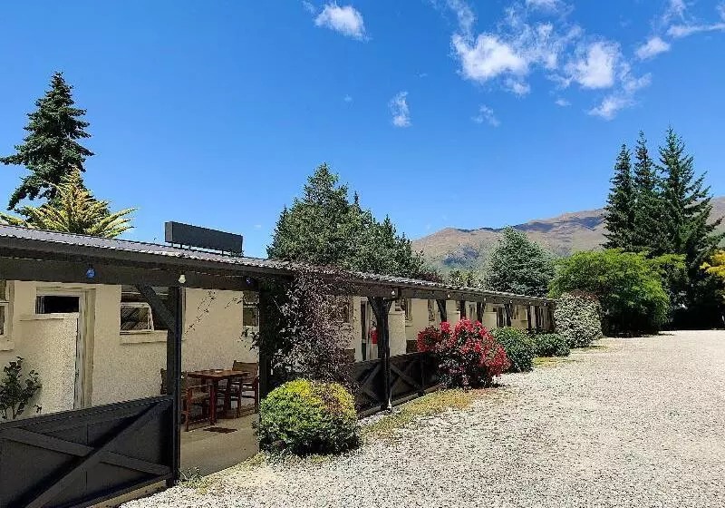 Archway Motels & Chalets