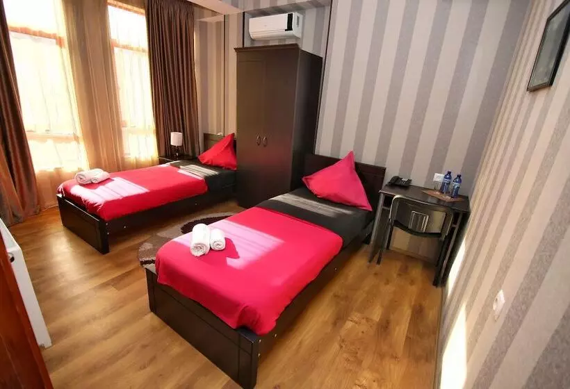 ベッドアンドブレックファースト Light House City Center