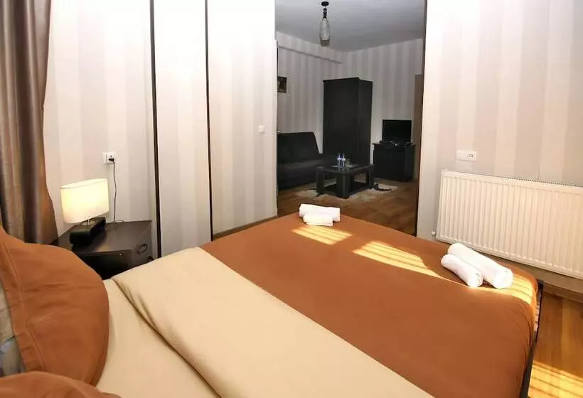 ベッドアンドブレックファースト Light House City Center