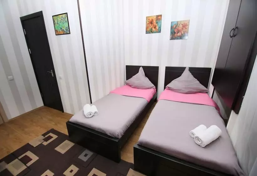 ベッドアンドブレックファースト Light House City Center