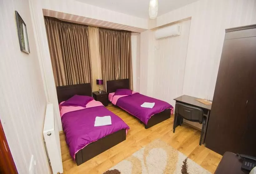 ベッドアンドブレックファースト Light House City Center