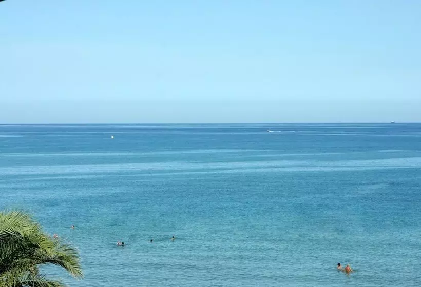 George Deluxe Apartments