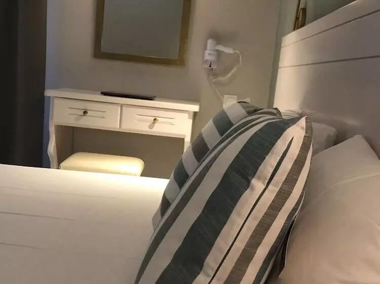 George Deluxe Apartments