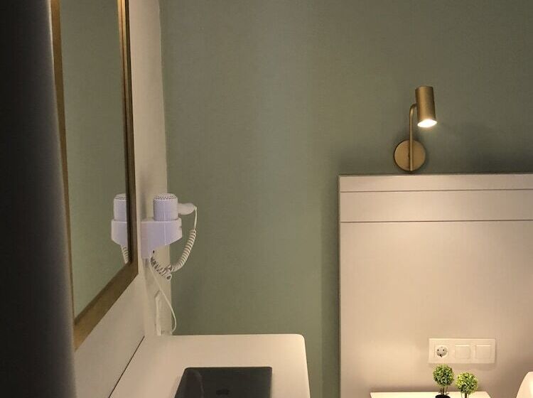 George Deluxe Apartments