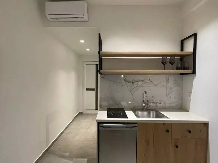 George Deluxe Apartments