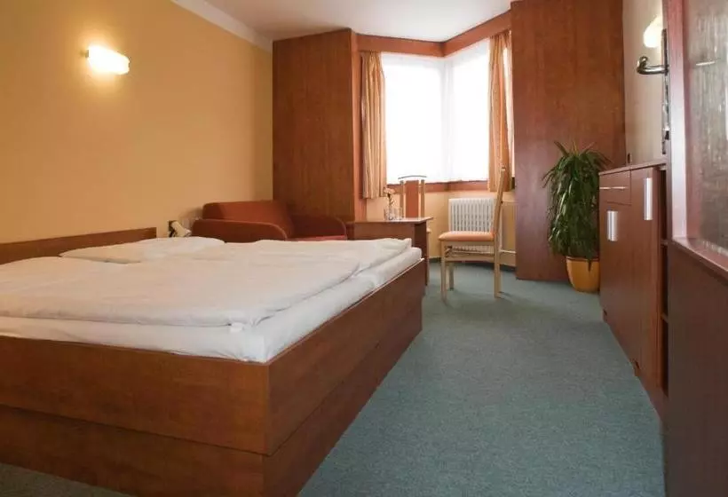 בית מלון כפרי Regent