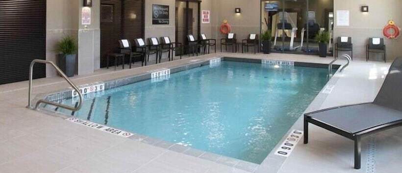 בית מלון כפרי Hampton Inn & Suites By Hilton Bolton