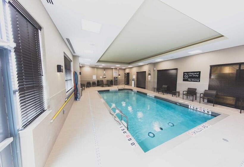 בית מלון כפרי Hampton Inn & Suites By Hilton Bolton