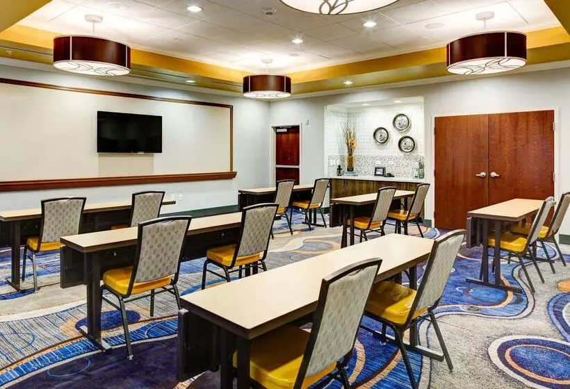 ホテル Hampton Inn & Suites Columbus