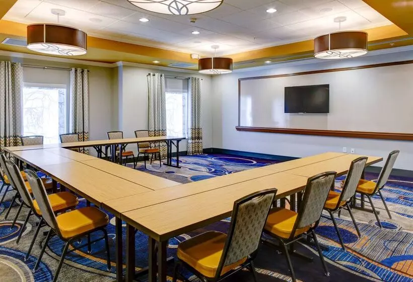 ホテル Hampton Inn & Suites Columbus