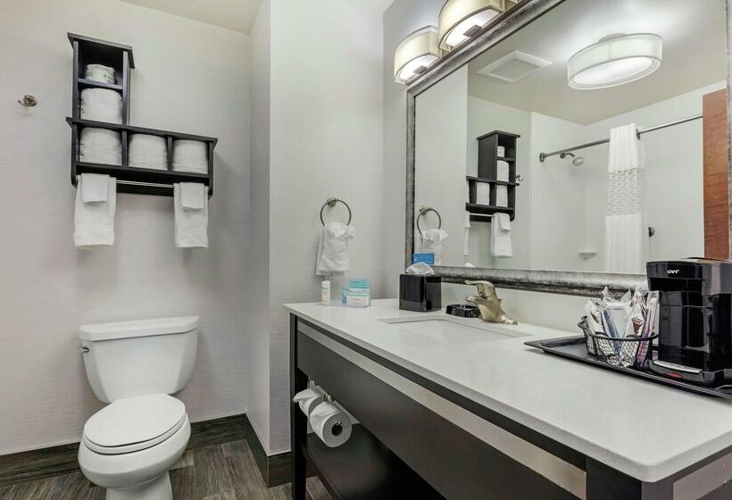 Отель Hampton Inn & Suites Columbus