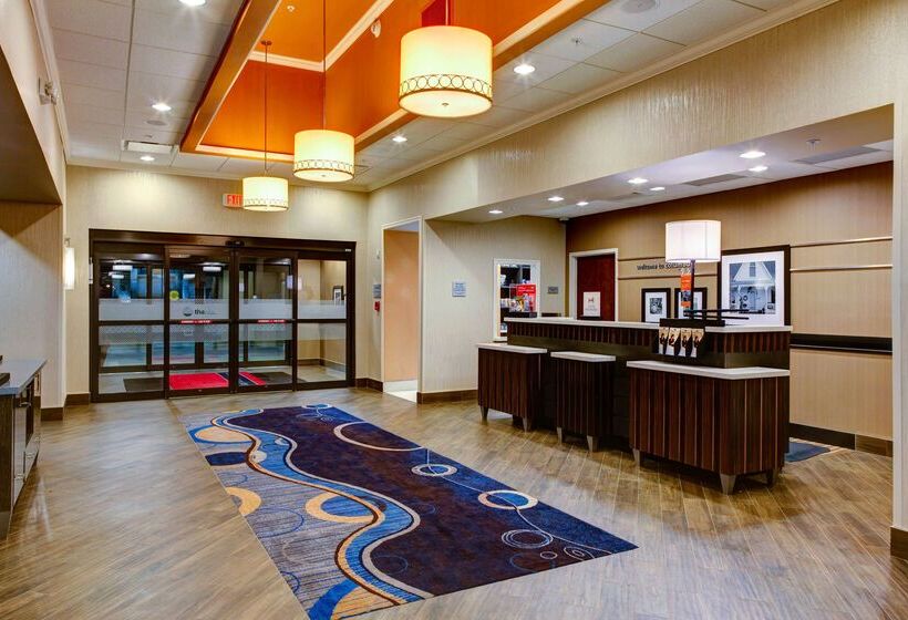 Отель Hampton Inn & Suites Columbus