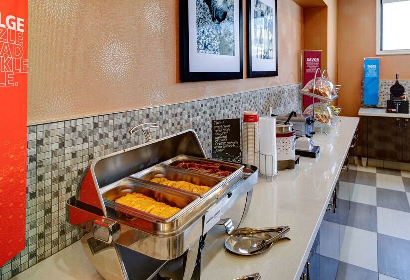 Отель Hampton Inn & Suites Columbus