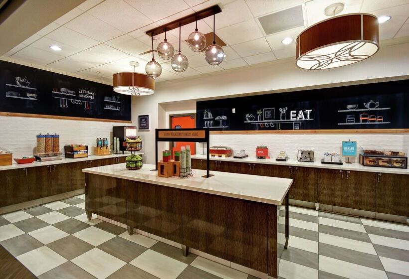 Отель Hampton Inn & Suites Columbus