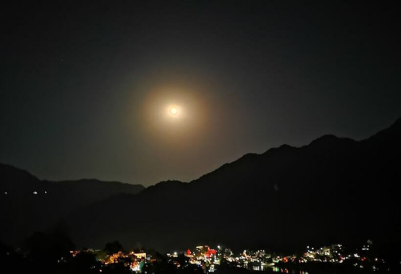 酒店 Hill Top Swiss Cottage