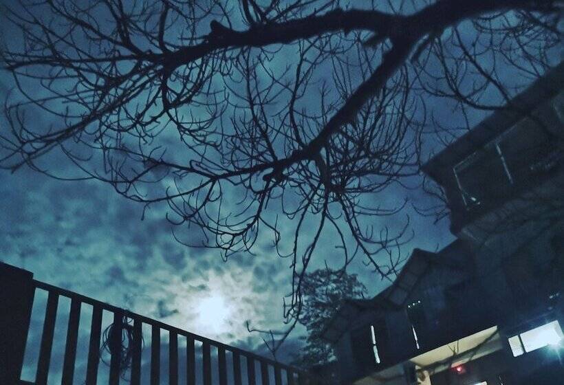 酒店 Hill Top Swiss Cottage