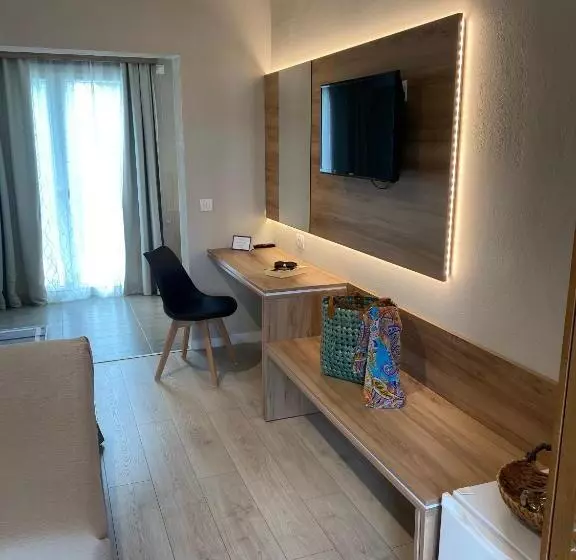 Hotel Mikros Paradisos