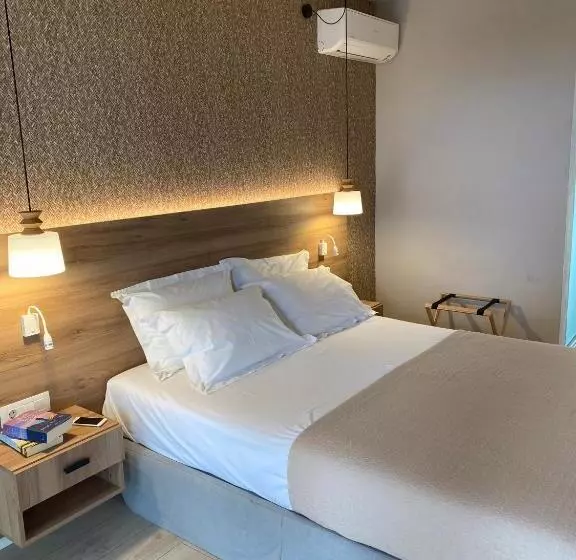 Hotel Mikros Paradisos