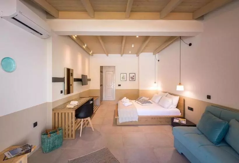 Hotel Mikros Paradisos