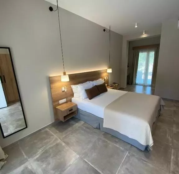 Hotel Mikros Paradisos