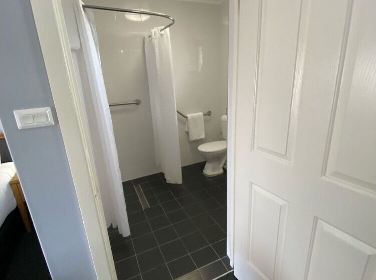 فندق Old Maitland Inn